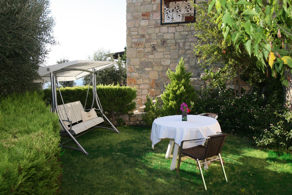EXECUTIVE GARDEN SUITE
